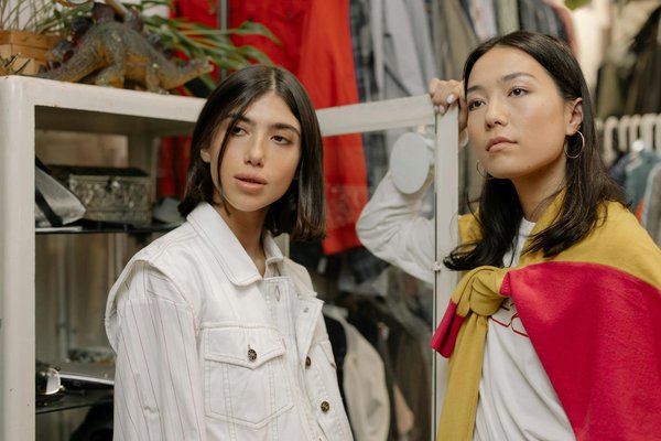 Relaxed Jumpsuit Outfit Ideas for a Laid-Back Day in Brighton